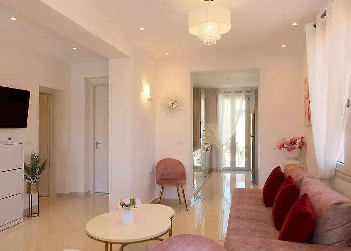 Apartment Bella Bianca , 200m From Square