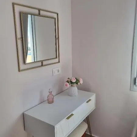 Bella Bianca , 200m From Square *