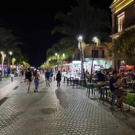 Bella Bianca , 200m From Square