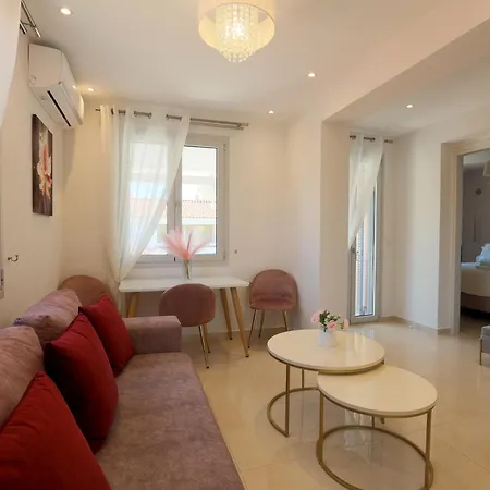 Bella Bianca , 200m From Square Apartment *