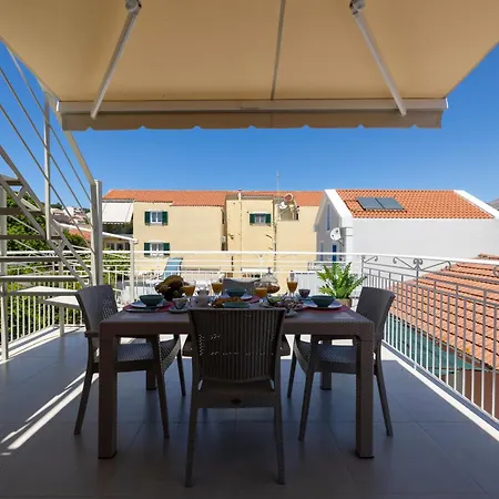 Bella Bianca , 200m From Square Apartment Argostoli (Kefalonia)